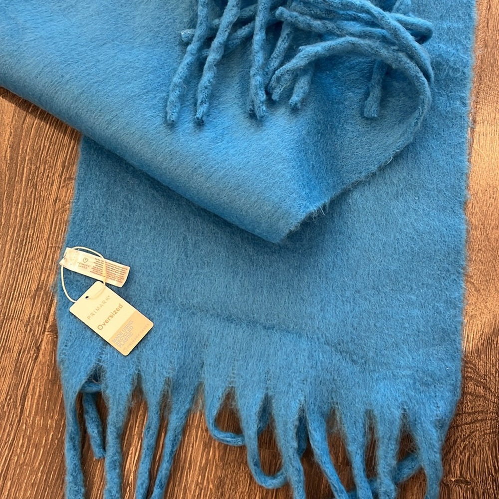 Scarf - Picture 2 of 3